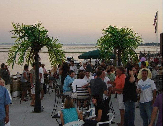 Ginos Surf (Luna Kai Tiki Bar) - From Web Listing (newer photo)